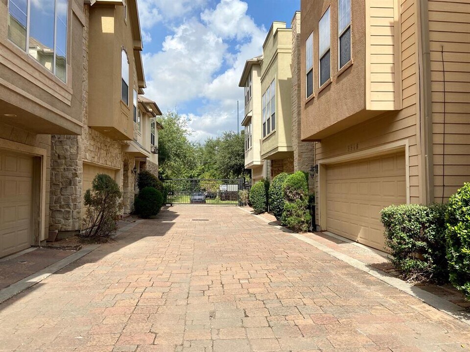 3546 Cline St in Houston, TX - Building Photo