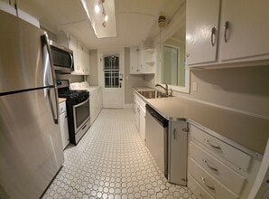 22 Fletcher St, Unit 22 Fletcher Street in Kennebunk, ME - Building Photo - Building Photo