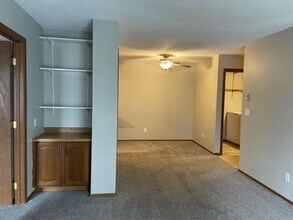 3217 15th Ave S in Fargo, ND - Foto de edificio - Building Photo