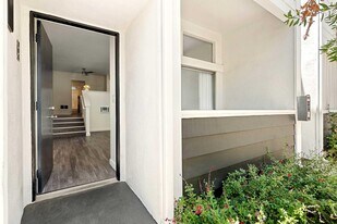 Weddington Apartments in Sherman Oaks, CA - Building Photo