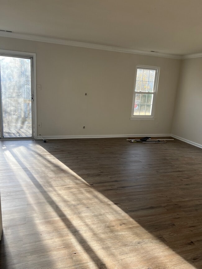 4170 Dawn Valley Ct in Chantilly, VA - Foto de edificio - Building Photo