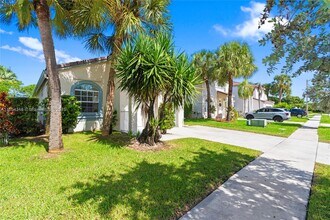 670 NW 154th Ave in Pembroke Pines, FL - Building Photo - Building Photo