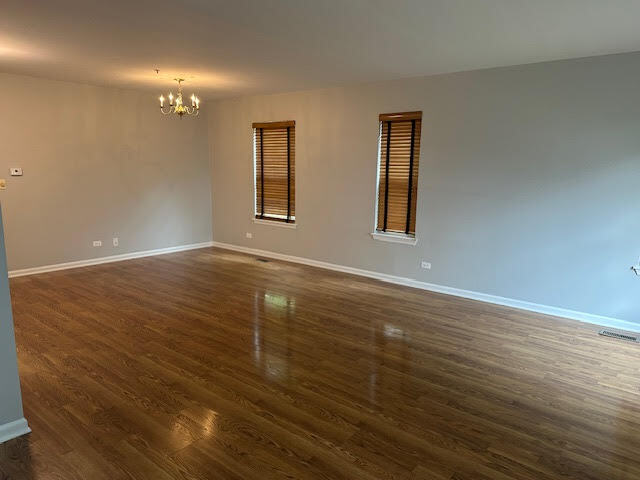 1127 Orleans Dr in Mundelein, IL - Foto de edificio - Building Photo