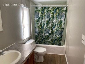 1604 Dena Dr in Memphis, TN - Building Photo - Building Photo