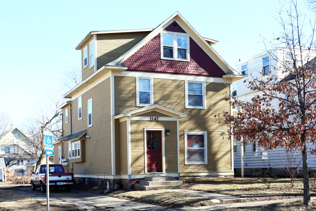 1147 24th St in Des Moines, IA - Building Photo