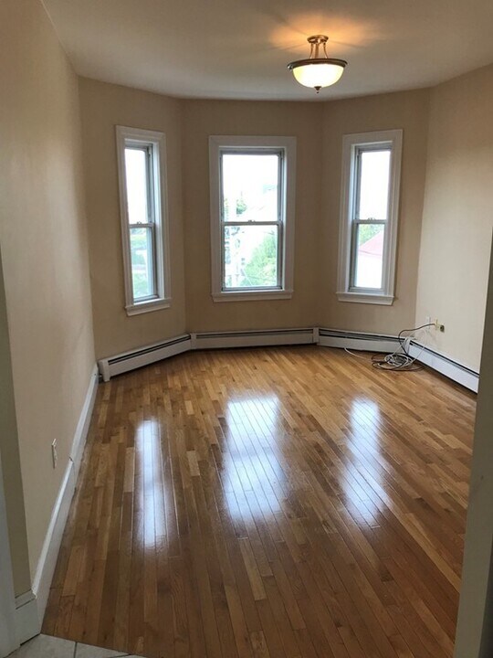 51 Porter St in Cambridge, MA - Building Photo