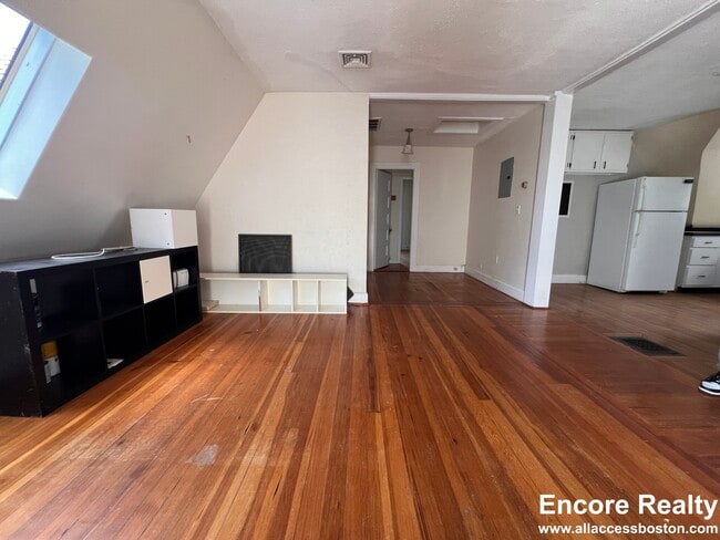 9 Kenwood St, Unit #2
