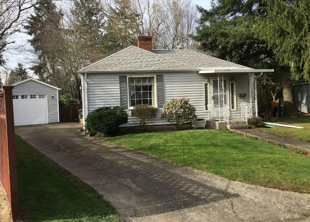 4339 NE 114th Ave in Portland, OR - Building Photo