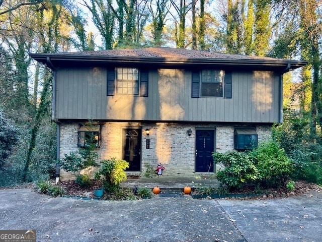 property at 2515 Skyland Trail NE