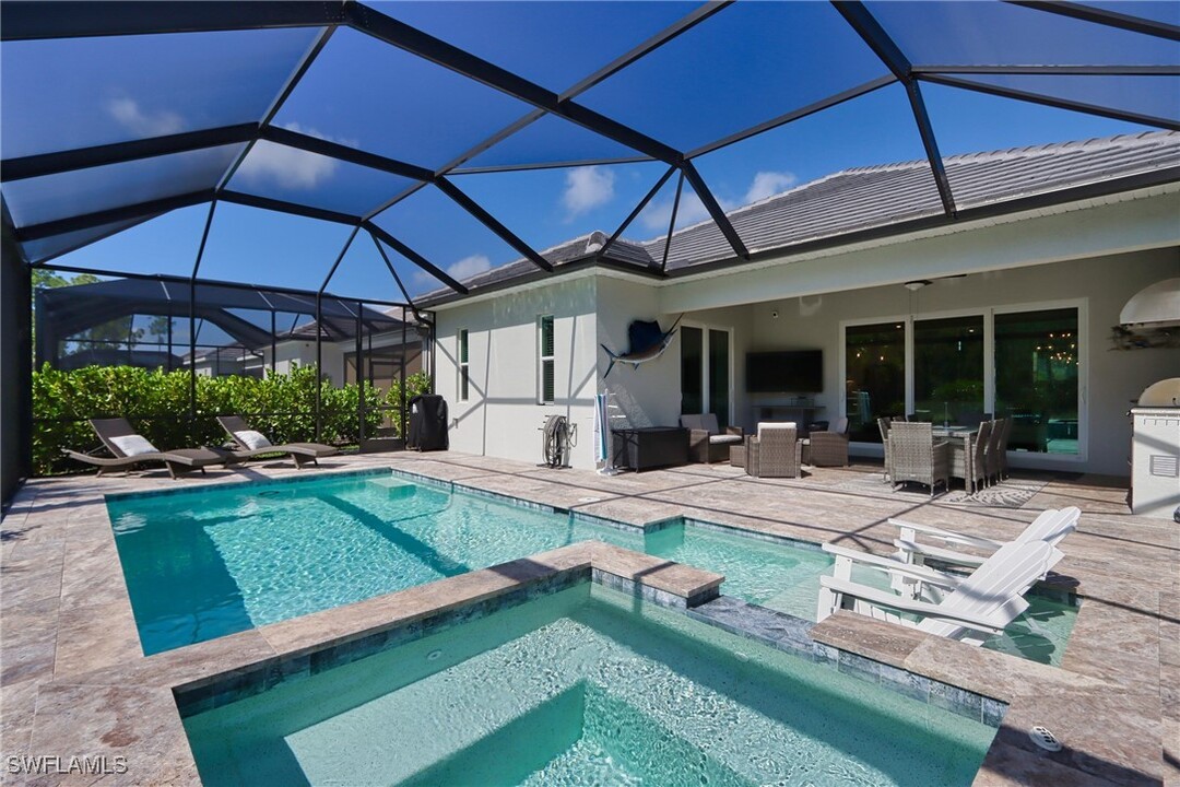 14019 Blue Bay Cir in Ft. Myers, FL - Building Photo