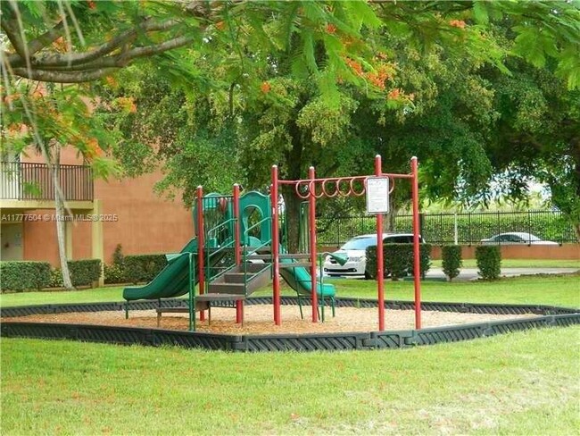 11050 SW 196th St in Miami, FL - Building Photo - Building Photo