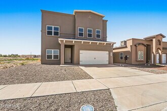 904 Keenland Ave in El Paso, TX - Building Photo - Building Photo