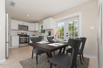 1808 Green Pl in Ormond Beach, FL - Foto de edificio - Building Photo