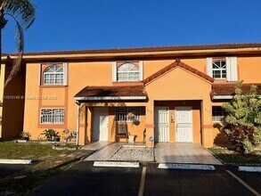 3375 W 76th St in Hialeah, FL - Building Photo - Building Photo