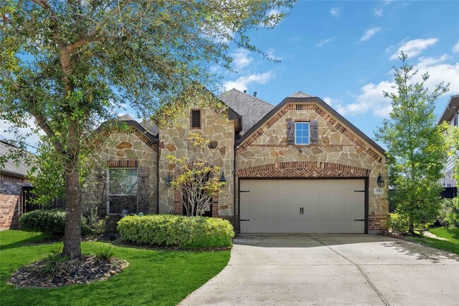 property at 931 Abelia Ave