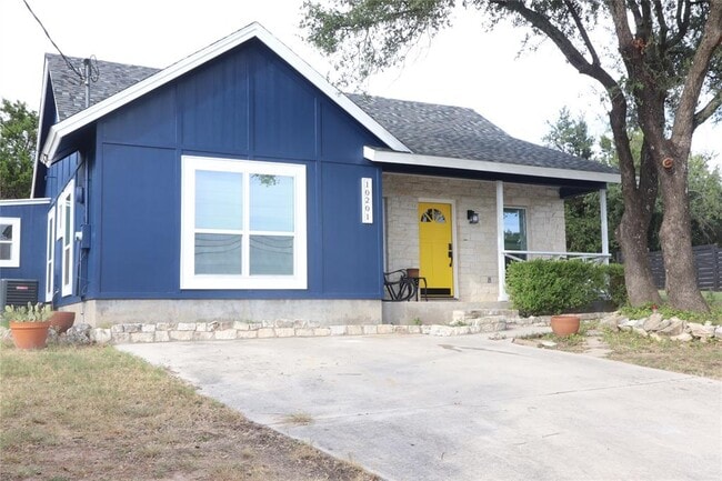 10201 Longhorn Skyway in Dripping Springs, TX - Building Photo - Building Photo