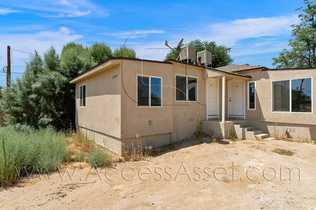 24099 CA-74 in Perris, CA - Building Photo