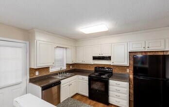 2517 Wright Cir in Birmingham, AL - Building Photo - Building Photo