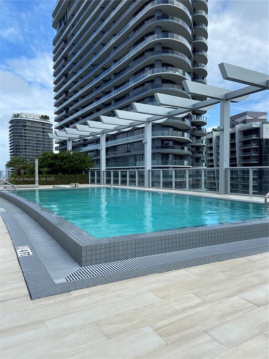 1100S S Miami Ave in Miami, FL - Building Photo