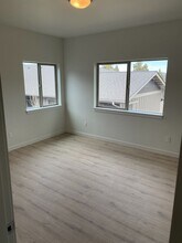 198 SW Maricopa Dr in Bend, OR - Foto de edificio - Building Photo