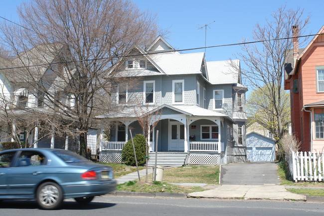 703 1st Ave in Asbury Park, NJ - Foto de edificio - Building Photo