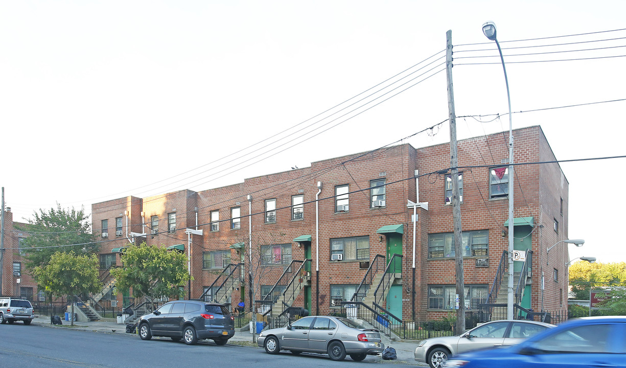 460-470 Fountain Ave in Brooklyn, NY - Building Photo