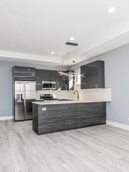 2712 W 24th Pl, Unit 2 in Chicago, IL - Foto de edificio - Building Photo