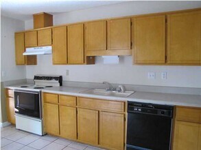 42 Abbey Rd in Crestview, FL - Building Photo - Building Photo