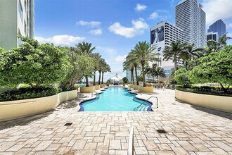 244 Biscayne Blvd, Unit 200 in Miami, FL - Building Photo - Building Photo