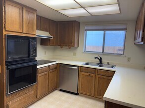 1785 Berkshire Dr in Sparks, NV - Building Photo - Building Photo