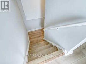 28 Edinborough Ct in Toronto, ON - Building Photo - Building Photo