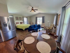 148 20th Ave in Apalachicola, FL - Building Photo - Building Photo