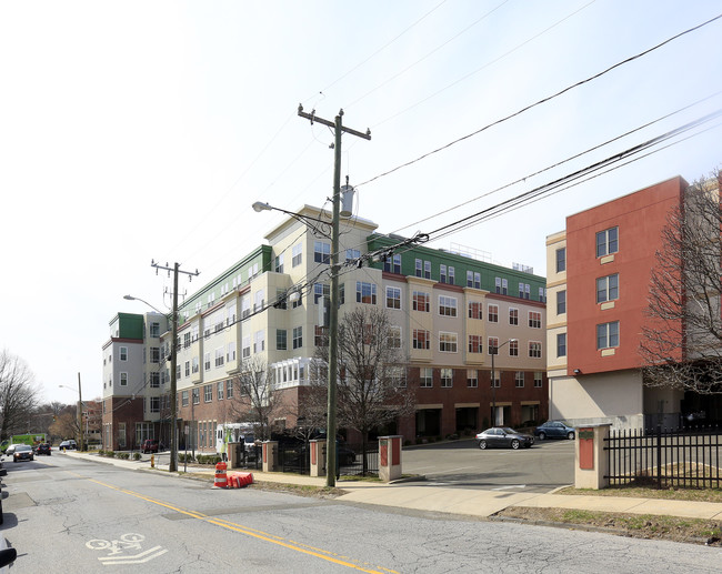 The Residence at Summer Street in Stamford, CT - Foto de edificio - Building Photo