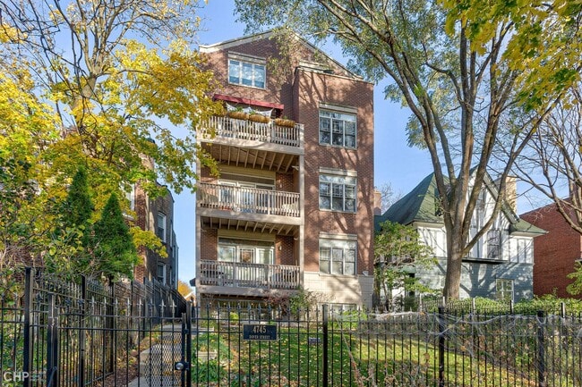 property at 4745 N Dover St