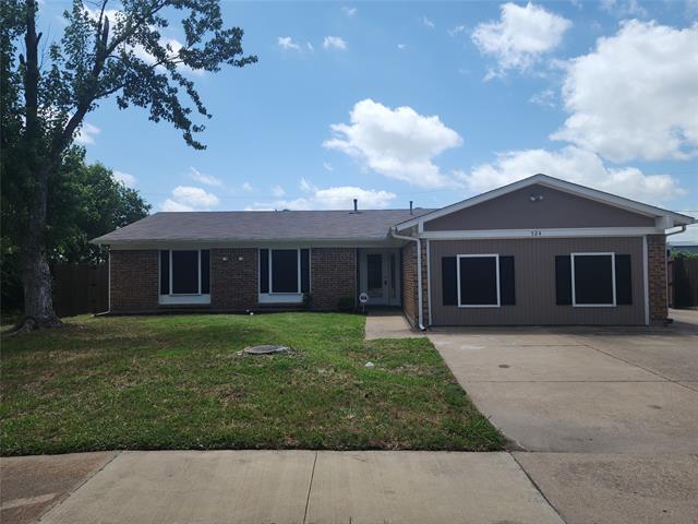 524 Wallace Dr in Crowley, TX - Building Photo