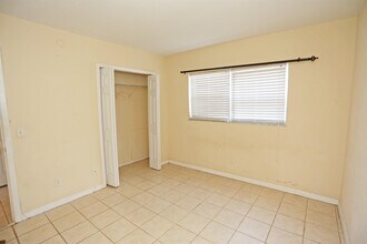 225 5th Ave NE in St. Petersburg, FL - Building Photo - Building Photo