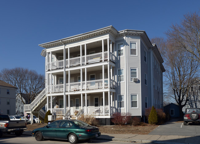 11 John St in Attleboro, MA - Foto de edificio - Building Photo