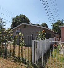 11040-11042 Dodson St in El Monte, CA - Foto de edificio - Building Photo
