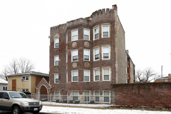 7914 S Dobson Ave in Chicago, IL - Building Photo - Building Photo