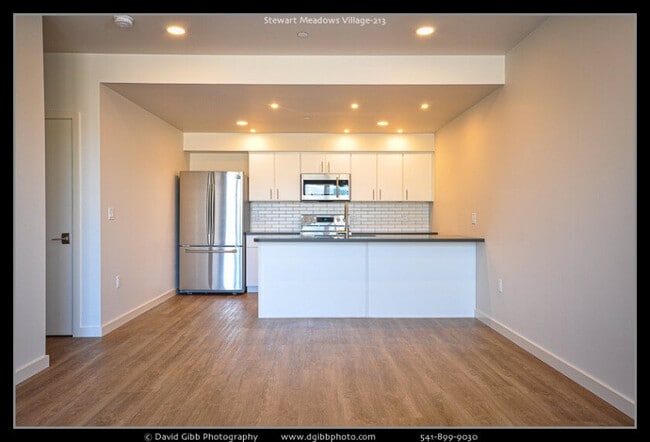 1582 Myers Ln in Medford, OR - Building Photo - Building Photo