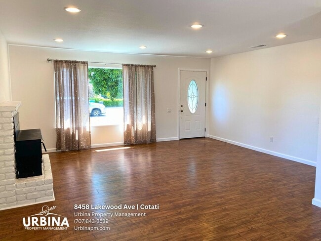 8458 Lakewood Ave in Cotati, CA - Building Photo - Building Photo