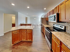 13 Stoney Bluff Way in Lithopolis, OH - Building Photo - Building Photo