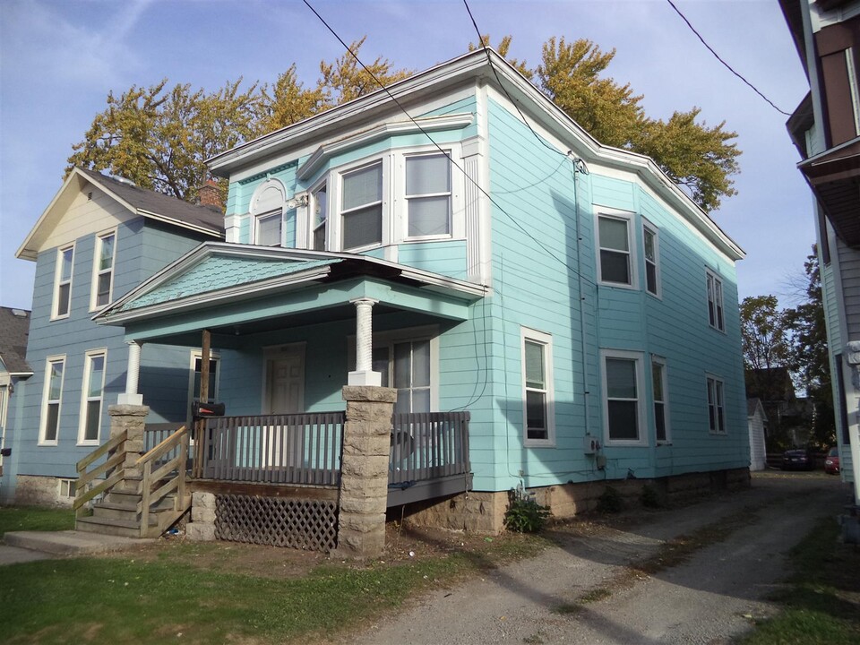 716 W Lincoln Ave in Oshkosh, WI - Building Photo