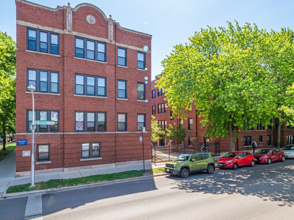 3517 N Racine Ave in Chicago, IL - Building Photo