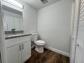 10623 Royal Palm Blvd in Coral Springs, FL - Foto de edificio - Building Photo
