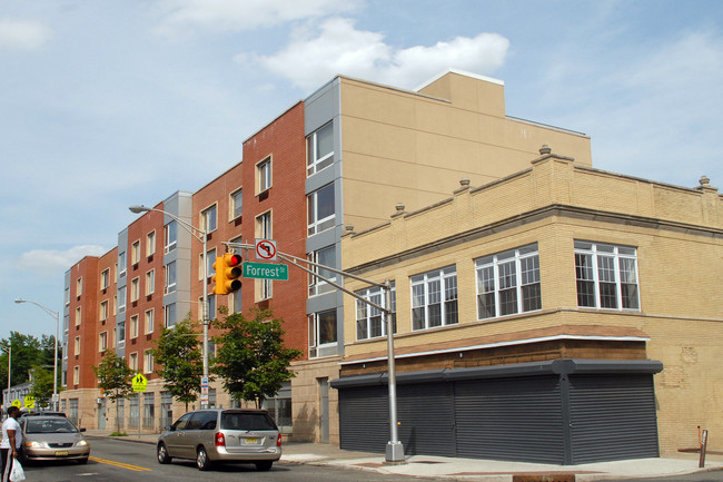 Webb Apartments in Jersey City, NJ - Foto de edificio - Building Photo