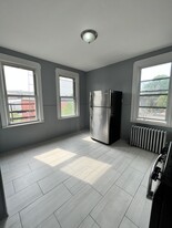 53 Montrose Ave, Unit 4 in Jersey City, NJ - Building Photo
