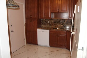 4821 NW 22nd Ct, Unit 100 in Lauderhill, FL - Building Photo - Building Photo