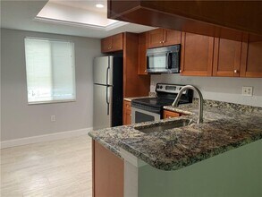 208 Palmetto Ct in Oldsmar, FL - Building Photo - Building Photo