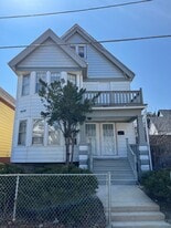 927 W Chambers St, Unit Upper